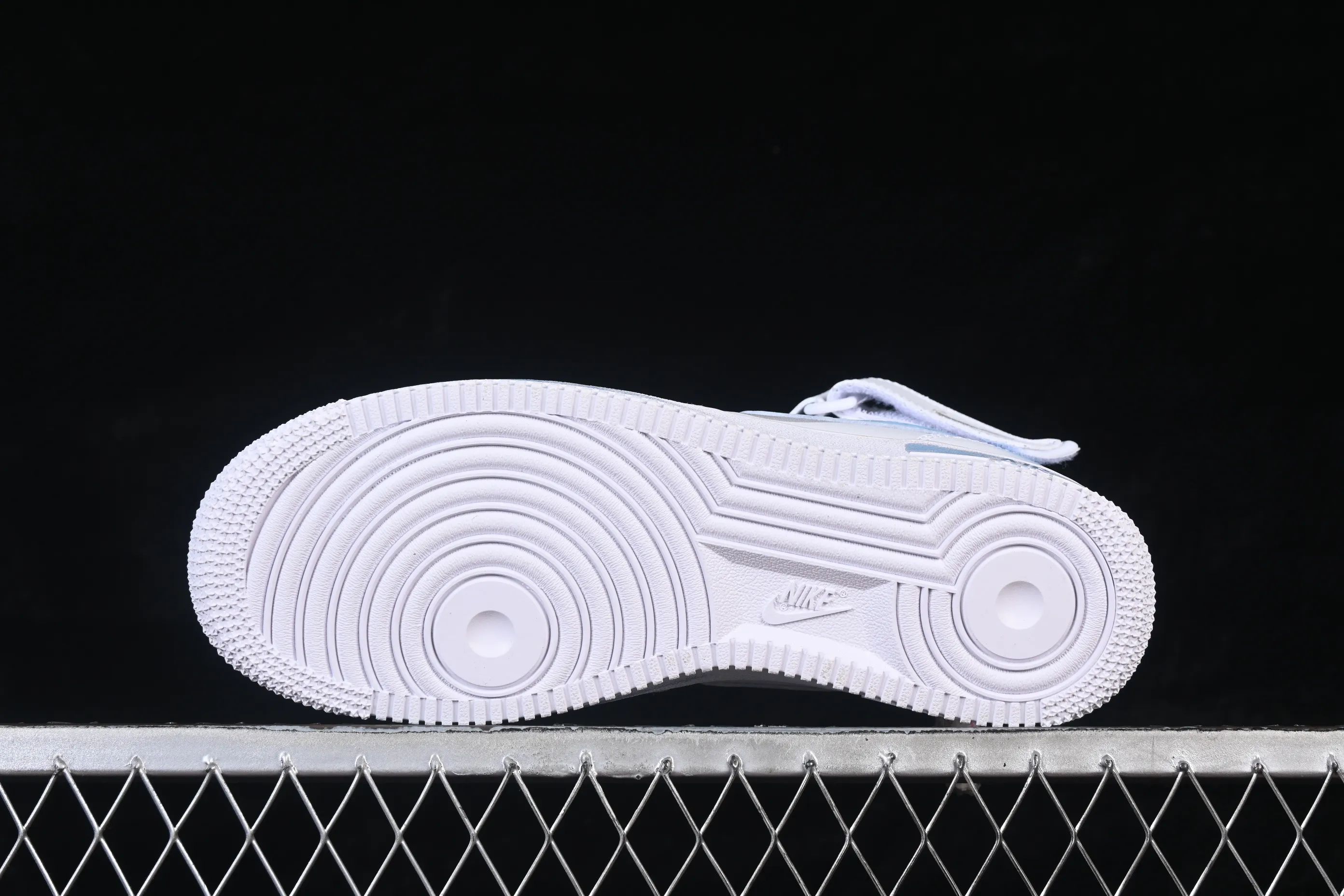 All categories Nk Air Force 1 Air Force series Nk Air Force 1 Mid Air Force mid-top Nike Air Force 1'07 Mid broken hook inkjet Air Force 1 mid-top casual sneakers ZH0316-124